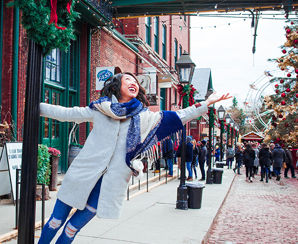 Toronto Distillery District Christmas Market